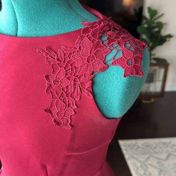 Merlot deep red cocktail dress with lace details size small - Picture 4 of 10